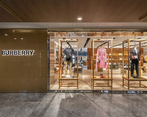 burberry store in singapore.